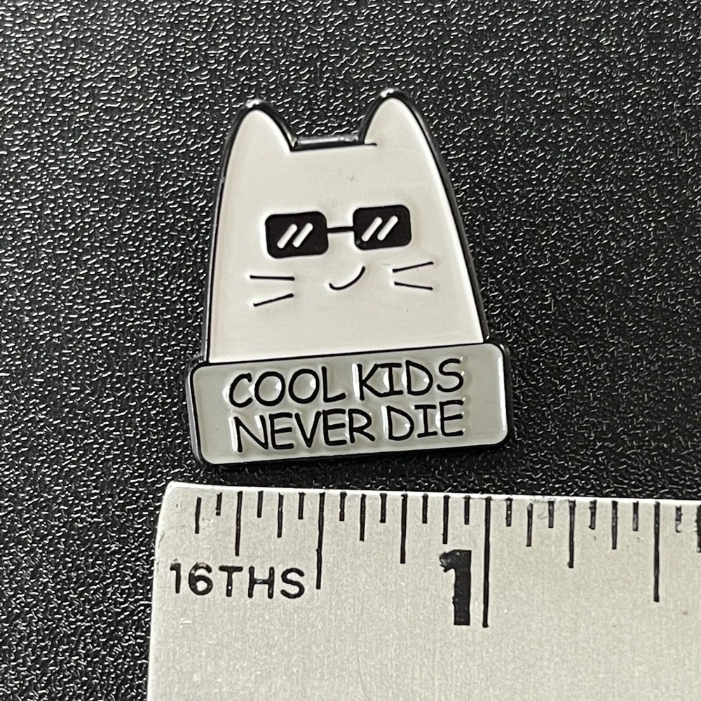 cool‎ kids never die cat sunglasses Funny Lapel Pin cute white kitty